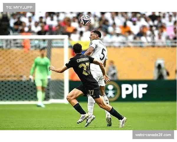 世界波瞬间:贝林厄姆禁区外凌空抽射直挂死角,伯纳乌陷入沸腾